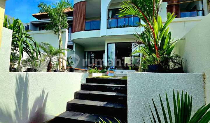 Villa Baru Modern dengan Pemandangan Santorini GWK Villa Baru Modern dengan Pemandangan Santorini GWK