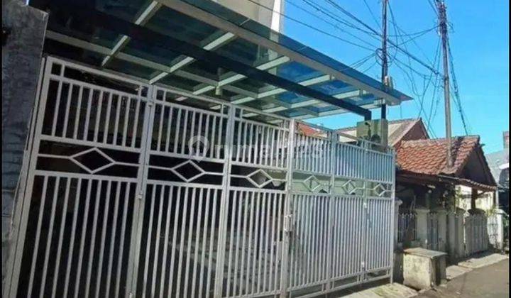 Rumah 3 Lantai Bagus Semi Furnished di Tebet, Jakarta Selatan 2