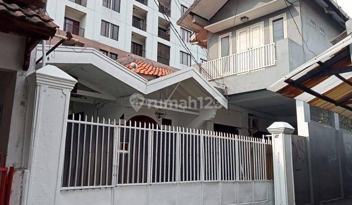 Dijual Rumah Tebet Dalam 4 Kamar Tidur Semi Furnished 2