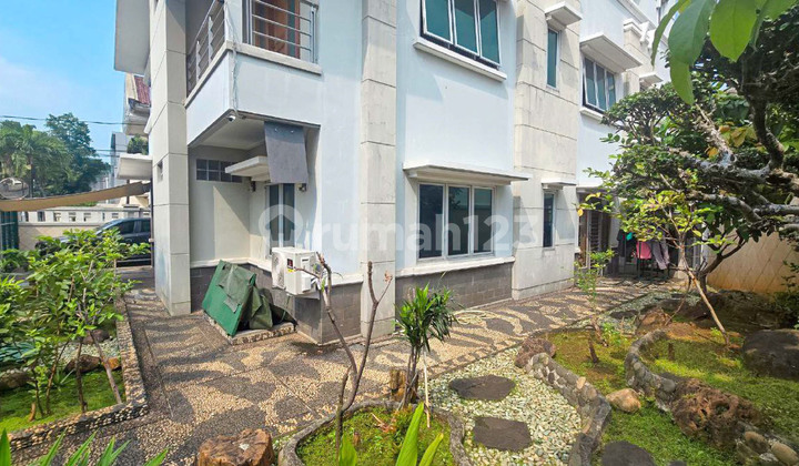 House for Sale in Cideng, Central Jakarta, Move-in Ready, Prime Location 2