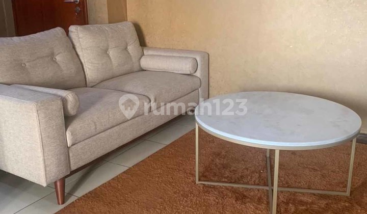 Jual Apartemen Sudirman Park 2 Kamar Tidur Lantai Rendah Bagus