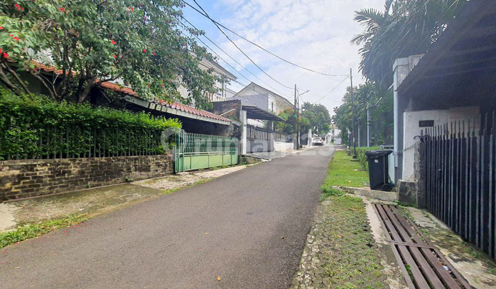 House for Sale in Cilandak, Quiet, Comfortable, and Green Location 2