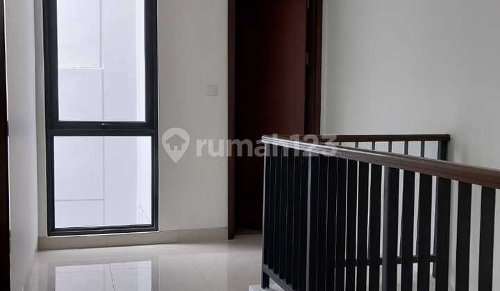 Flood-Free, House, 2 Floors, SHM, Move-In Ready 2