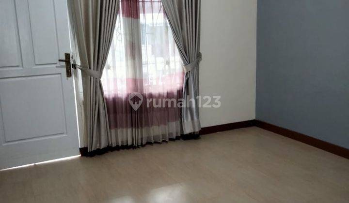 Rumah Kontrakan 2 Lantai Bagus Furnished SHM di Jl. Palupuh Raya, Bogor 2