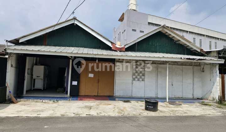House and Business Space For Sale in Pondok Bambu, East Jakarta 2
