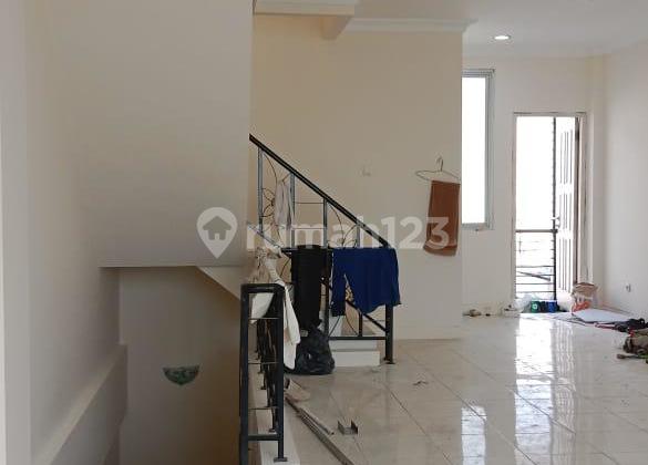 For Sale: Strategic Shophouse at Bulevar Hijau Bekasi 2