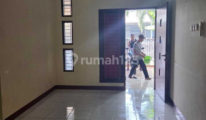 For Rent House in Aralia Harapan Indah Bekasi 2