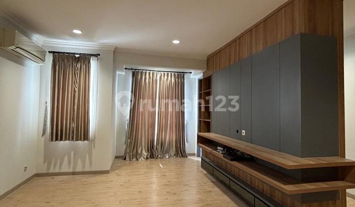 Dikontrakkan Rumah di Bgm Kelapa Gading Jakarta Utara Dikontrakkan Rumah di Bgm Kelapa Gading Jakarta Utara