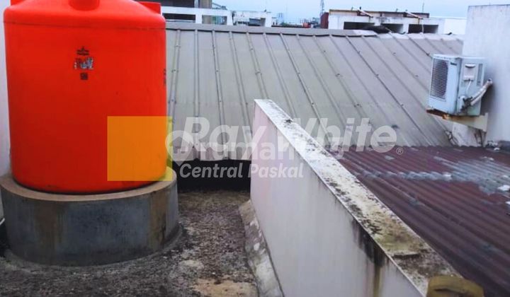 Strategic Commercial Building on Main Road Kebonjati Bandung 2