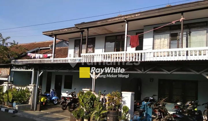 Active Wings Riau Jakarta Street Boarding House Active Wings Riau Jakarta Street Boarding House