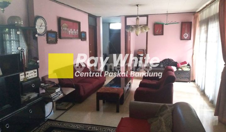 Comfortable House on Dago Main Road, Bandung City Comfortable House on Dago Main Road, Bandung City