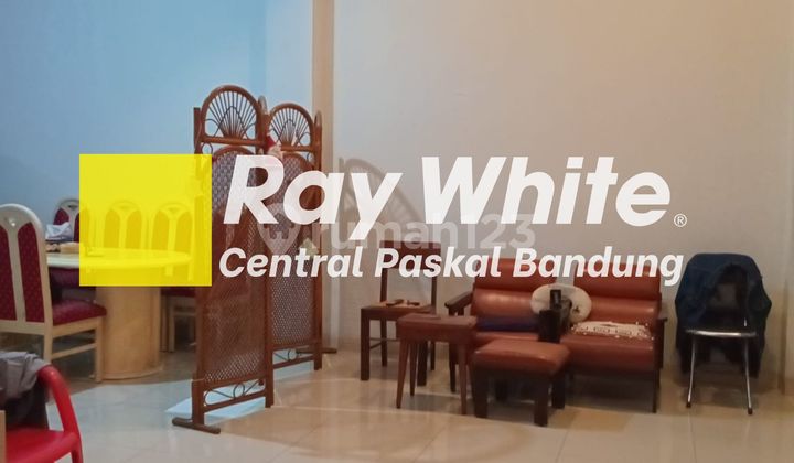 Active Residential and Boarding Houses in the Muara Bandung Complex. Active Residential and Boarding Houses in the Muara Bandung Complex.