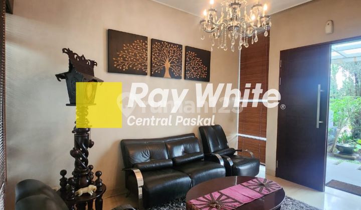 Rumah Lux 2 Lantai Semi Furnished di Singgasana Pradana Kota Bandung (Hnl)