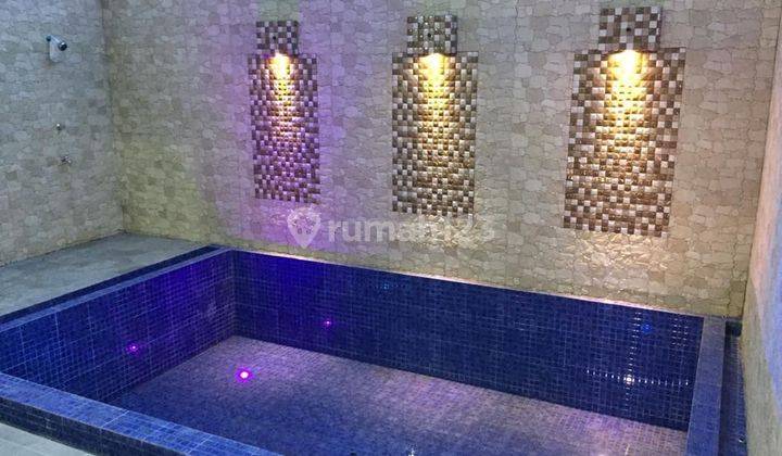 kolam renang rumah 3 lantai baru sertifikat