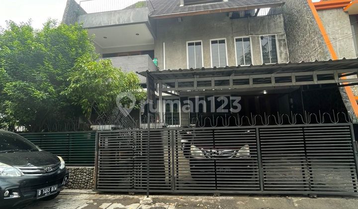 House Needs Minor Renovation Semi Furnished SHM Radio Dalam, South Jakarta