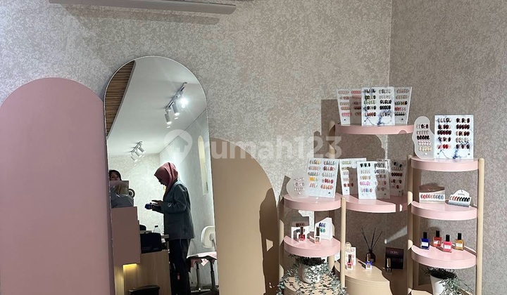 Rumah Menteng First Class Buat Cafe Kantor Cocok