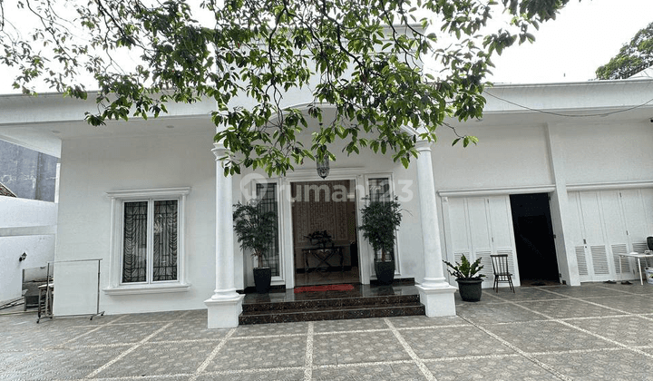 Lm0032 Sewa Rumah Mewah Full Furnished Lokasi Prime Menteng  2