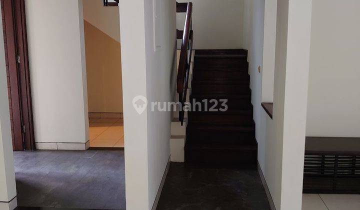 Rumah Kuningan Pool Dekat Gatot Subroto Unfurnished 2