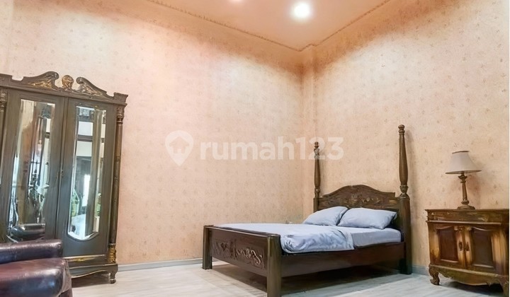 Sewa Rumah Menteng Full Furnished High Quality bisa Office