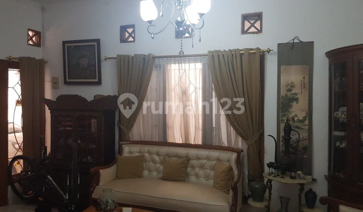 Dijual Rumah Cocok Untuk kost-kostan di Menteng Lokasi Strategis 