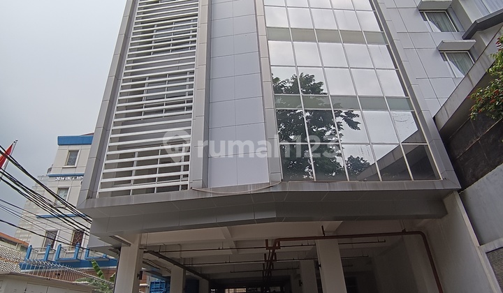 Dijual Gedung 7 Lantai di Menteng Lokasi Strategis