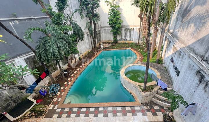 Dream Home for Sale in Menteng, Central Jakarta - Strategic & Comfortable Location
