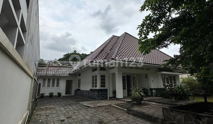 Dijual Rumah Vintage di Menteng Jakarta Pusat Asi
