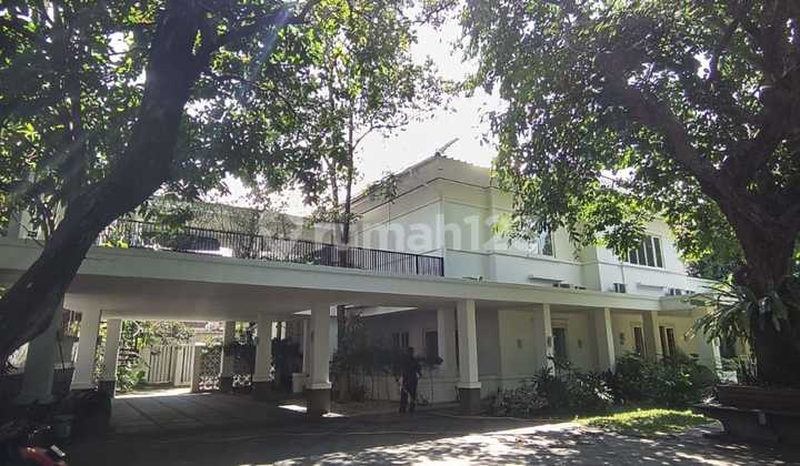 Dream Home for Sale in Menteng, Central Jakarta - Strategic & Comfortable Location