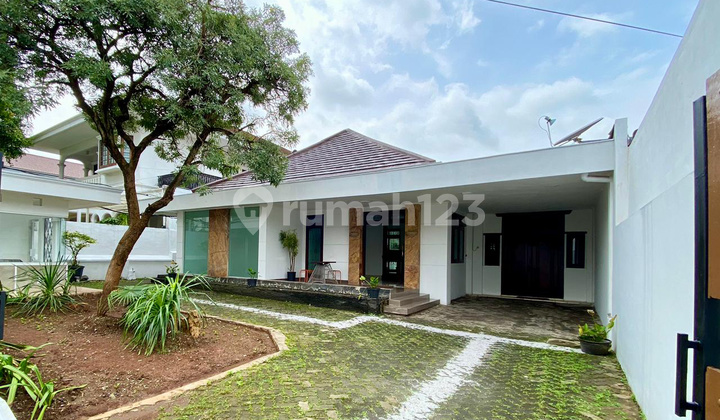 Menteng House, ready to be used as an office or residence, near Cik Ditiro.