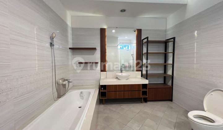 Rent a House in Menteng Near Teuku Umar, Ideal for Silent Office Rent a House in Menteng Near Teuku Umar, Ideal for Silent Office