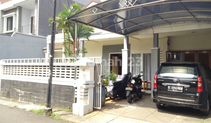 Dijual Rumah Siap Huni di Menteng Lokasi Strategis Dijual Rumah Siap Huni di Menteng Lokasi Strategis