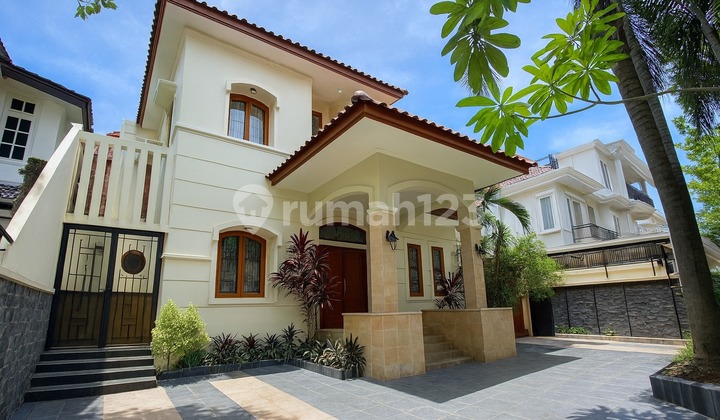 Rumah Elit Dekat Mabes Senopati Dharmawangsa Kebayoran Baru