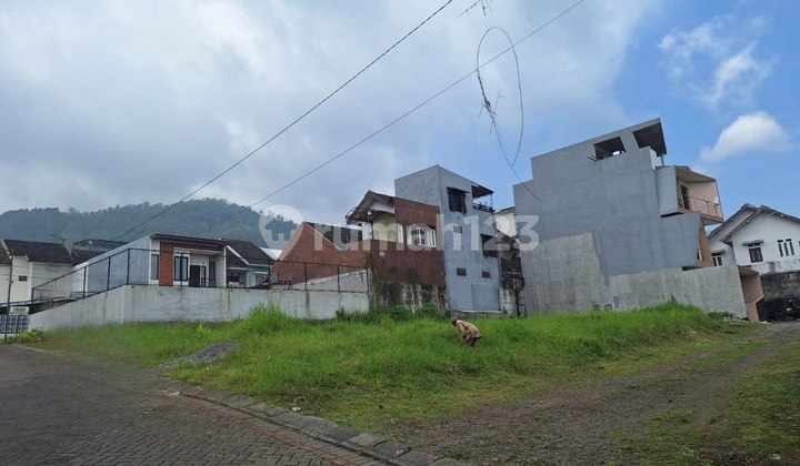 Strategic Location Land Plot in Kusuma Pesanggrahan, Batu City