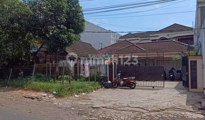 Rumah Klasik di Daerah Simpang Raya Langsep, Sukun Kota Malang Rumah Klasik di Daerah Simpang Raya Langsep, Sukun Kota Malang