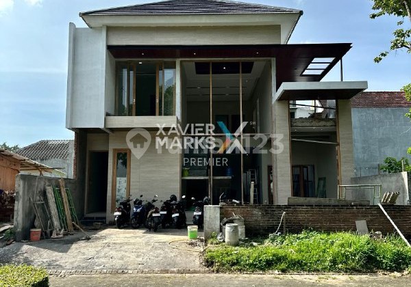 New House in Araya Golf, Malang