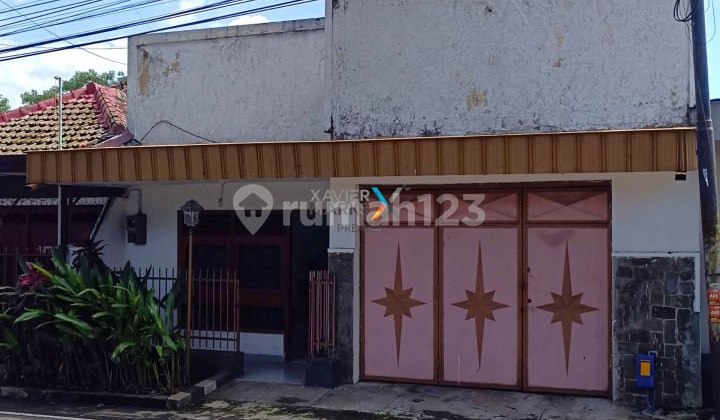 Rumah Terawat Semi Furnish di Area Jalan Gunung - gunung, Klojen Malang