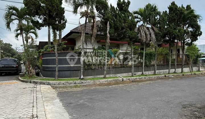 Rumah Posisi Hook di Jalan Utama Perumahan Bukit Dieng, Kota Malang 2