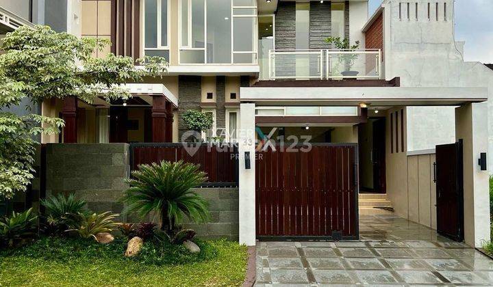 Rumah 2,5 Lantai Terawat Siap Huni di Araya Golf, Blimbing Malang 1