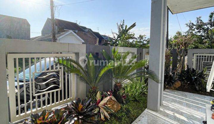 Rumah Terawat Posisi Hook 3 Lantai di Area Purwantoro, Blimbing, Kota Malang 2