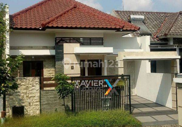 Rumah Minimalis Modern di Araya Cluster Golf, Blimbing Malang  1