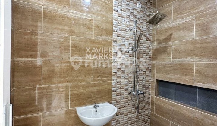 3-Storey New House Steps Away from City Hall in Tumenggung Suryo, Blimbing Malang 2