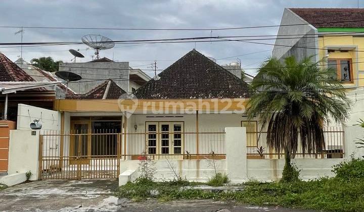 Rumah Usaha di Jalan Mundu Buah - Buahan, Klojen Malang Rumah Usaha di Jalan Mundu Buah - Buahan, Klojen Malang