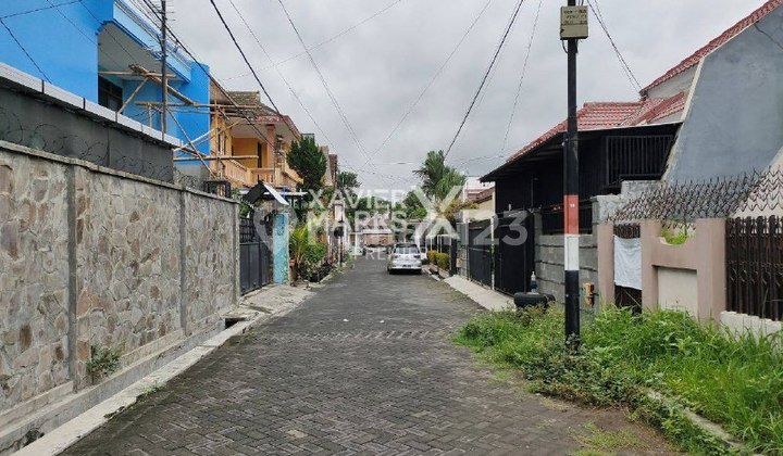 Classic Ready-to-Occupy House on Bunga - Bunga Street, Suhat Malang 2