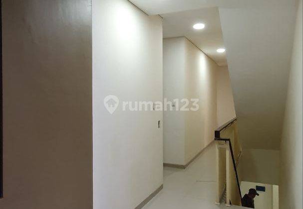 Rumah Kost Baru Gress 3 Lantai di Jl. Borobudur, Blimbing Malang  2