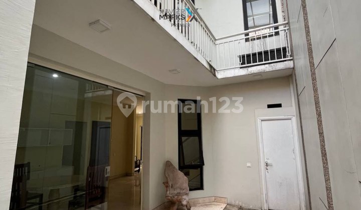 Premium Quality Modern House on Jl. Borobudur, Lowokwaru Malang Premium Quality Modern House on Jl. Borobudur, Lowokwaru Malang