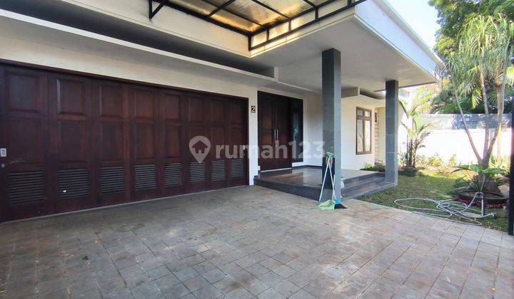 Rumah Modern Minimalis di Pusat Kota Dekat Jl. Besar Ijen, Kota Malang 2