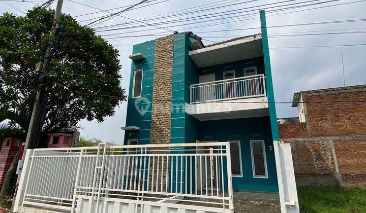 Rumah Modern Minimalis di Sukun Tengah Kota Malang  2