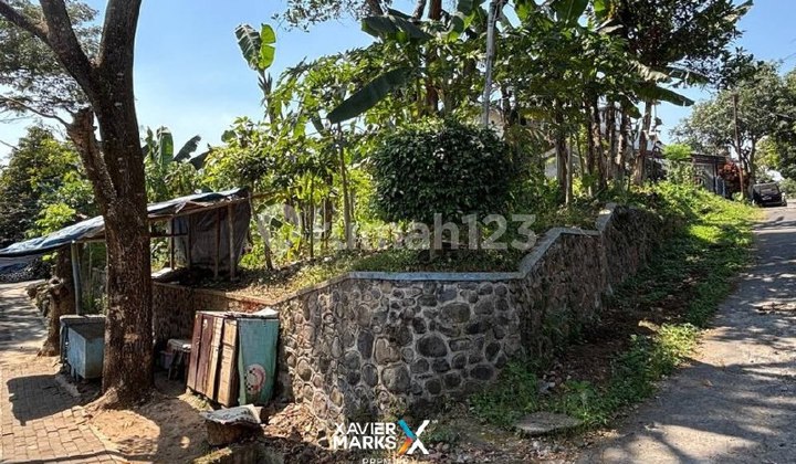Two Adjacent Hook-Type Land Plots at Palmerah Airport, Cemorokandang Malang Two Adjacent Hook-Type Land Plots at Palmerah Airport, Cemorokandang Malang