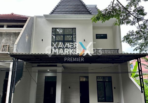 Ready-to-Occupy New American Classic House in Araya, Blimbing Malang