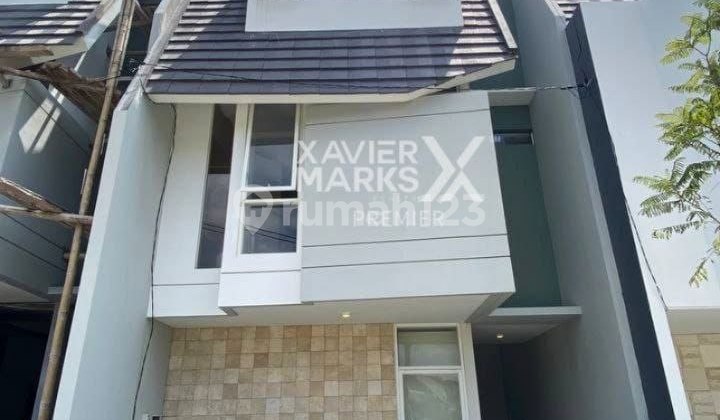  Rumah Baru 3 Lantai Selangkah dari Balaikota di Tumenggung Suryo, Blimbing Malang